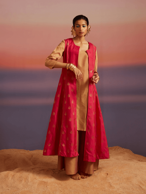 Paradise Pink Sleeveless Banarasi Jacket