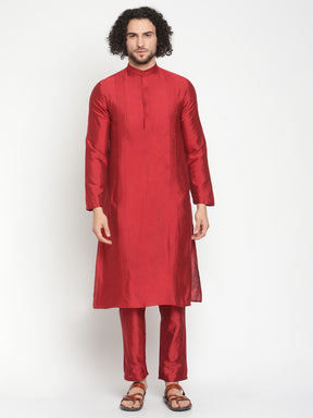 Men Maroon Banarasi Kurta With Pintuck Detail