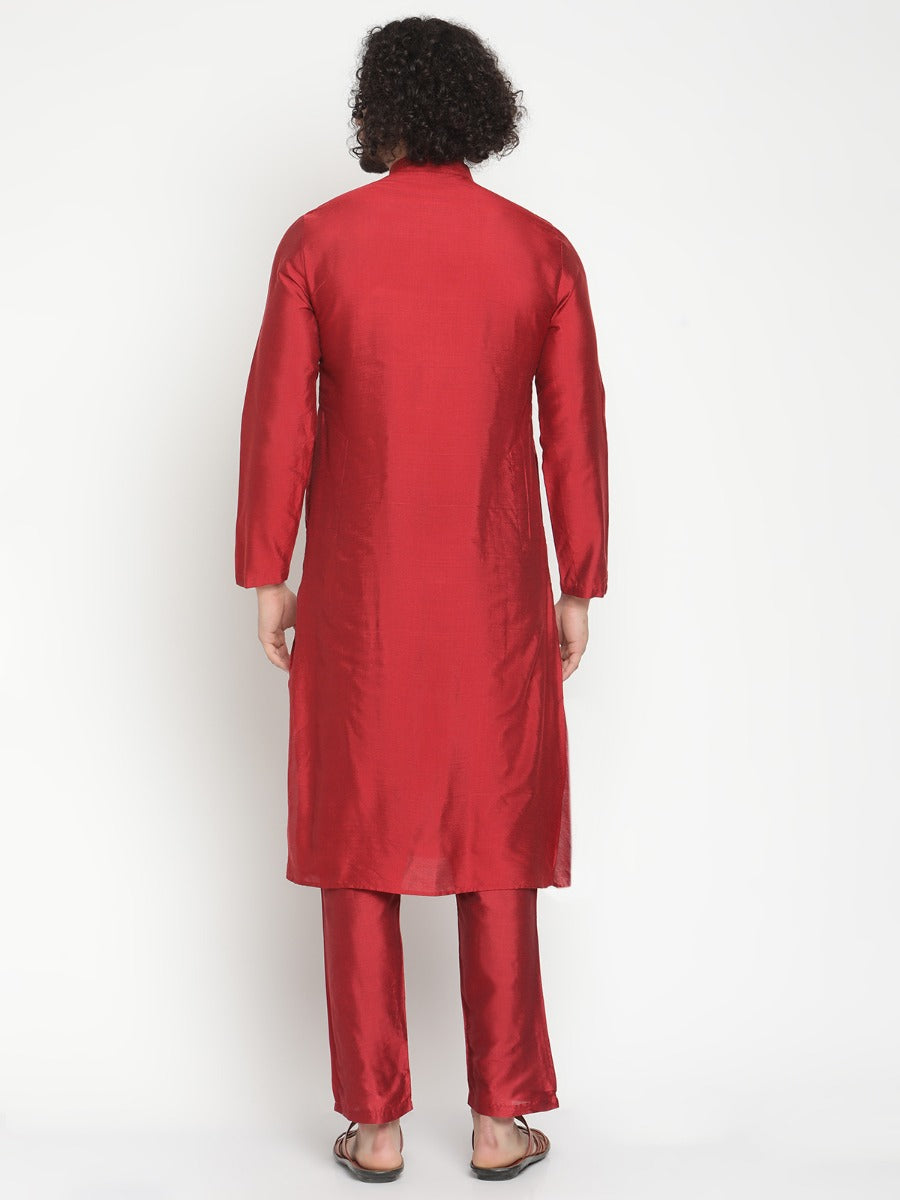 Men Maroon Banarasi Kurta With Pintuck Detail