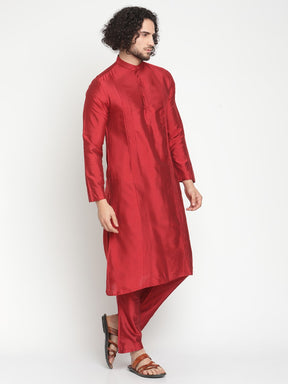 Men Maroon Banarasi Kurta With Pintuck Detail