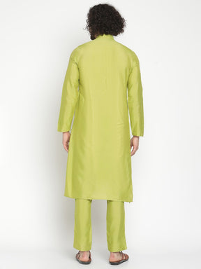Men Macaw Green Banarasi Kurta With Pintuck Detail