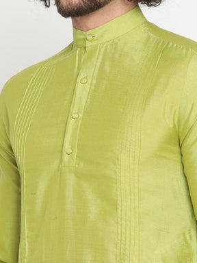 Men Macaw Green Banarasi Kurta With Pintuck Detail