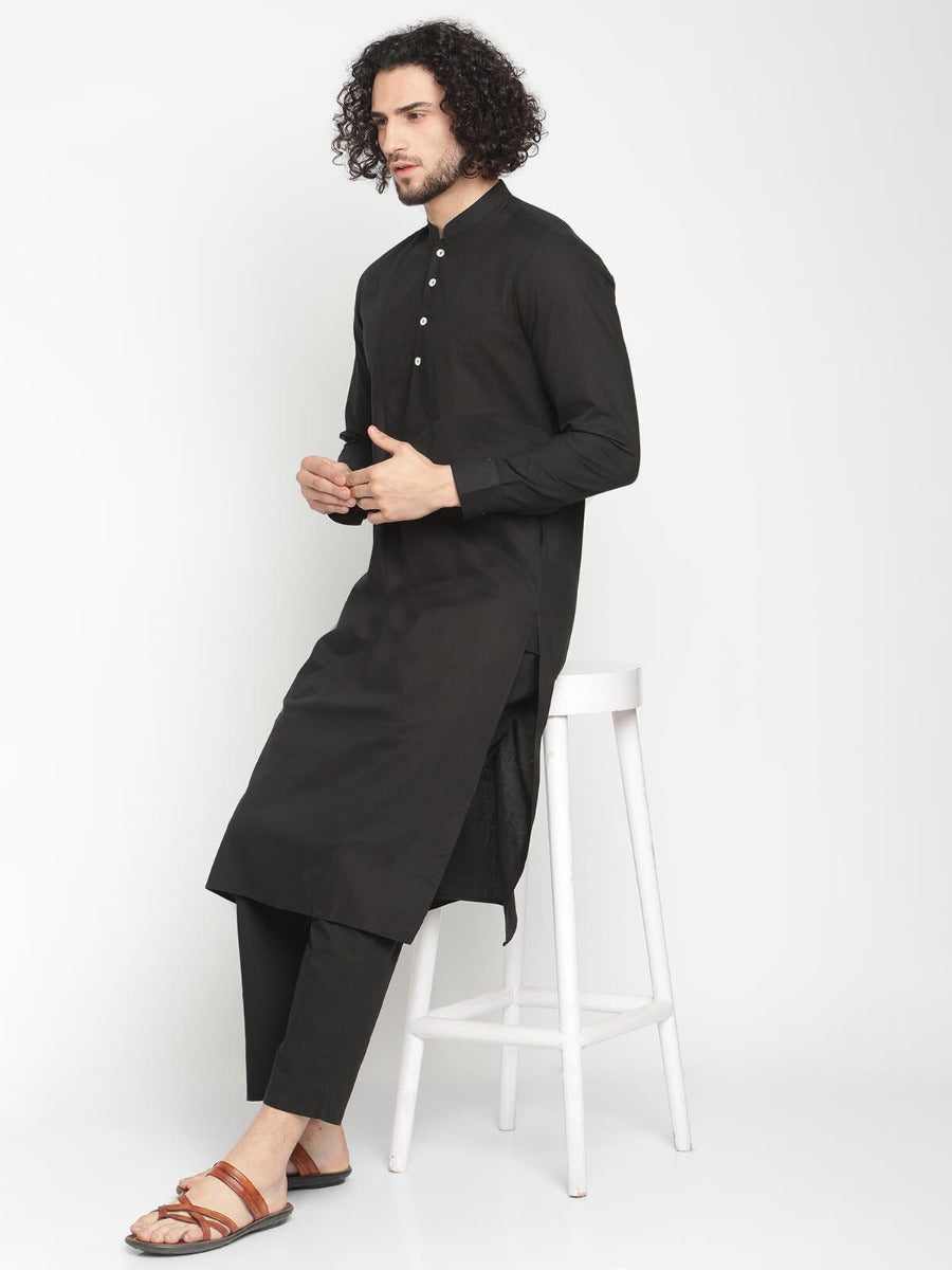 Men Black Pleated Poplin Kurta With Straight Pyjama