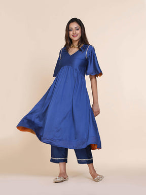 Blue Scallop Sleeves kurta with a straight bottom