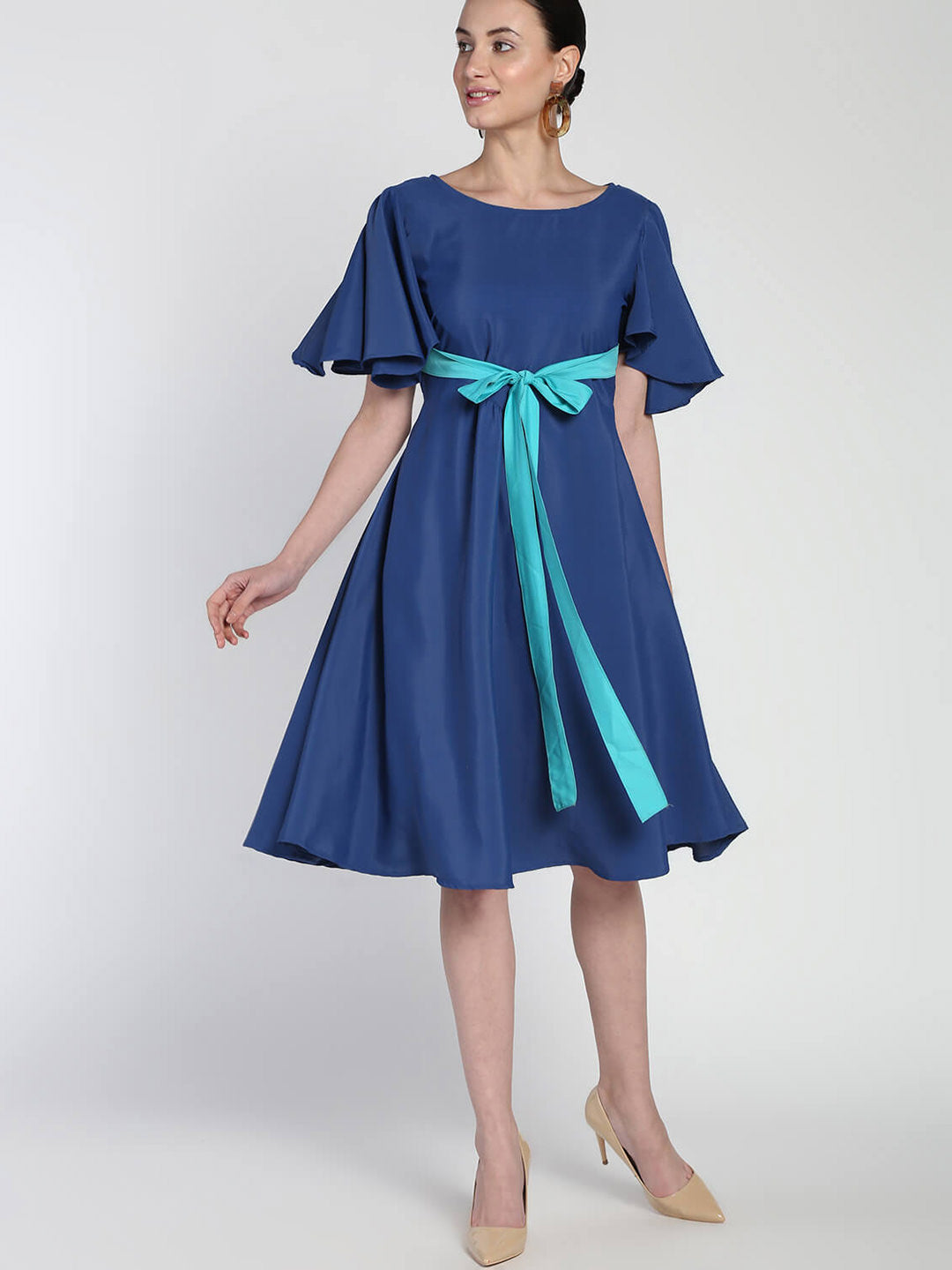 Waist detailed colorblocked crepe dress