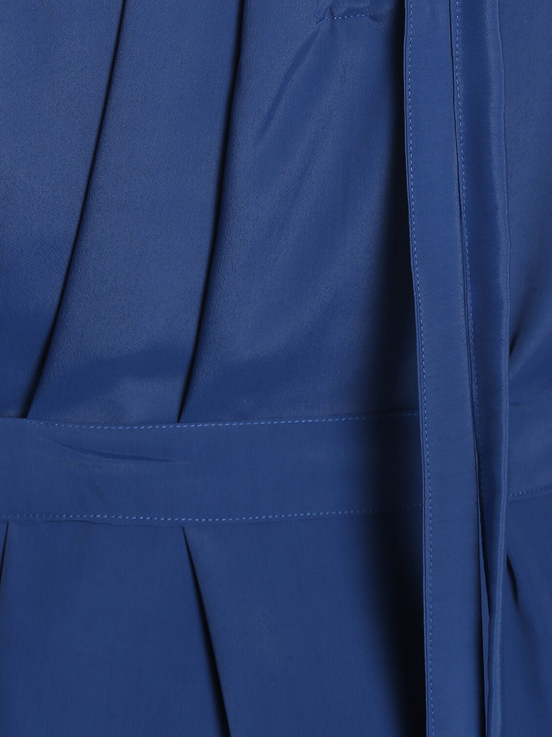 Belted Polycrepe dress with Neck detail