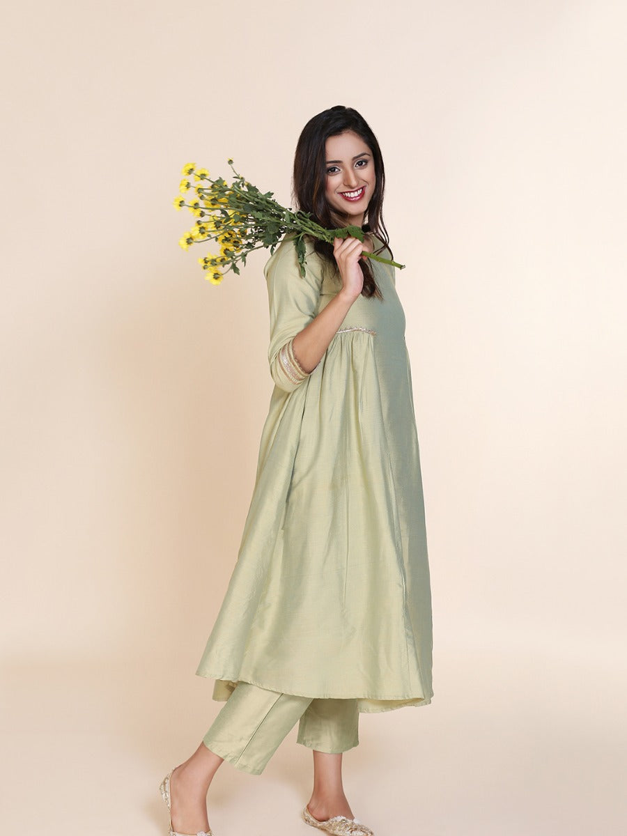 Abhishti cotton silk kurta with sweetheart neckline & side gathers